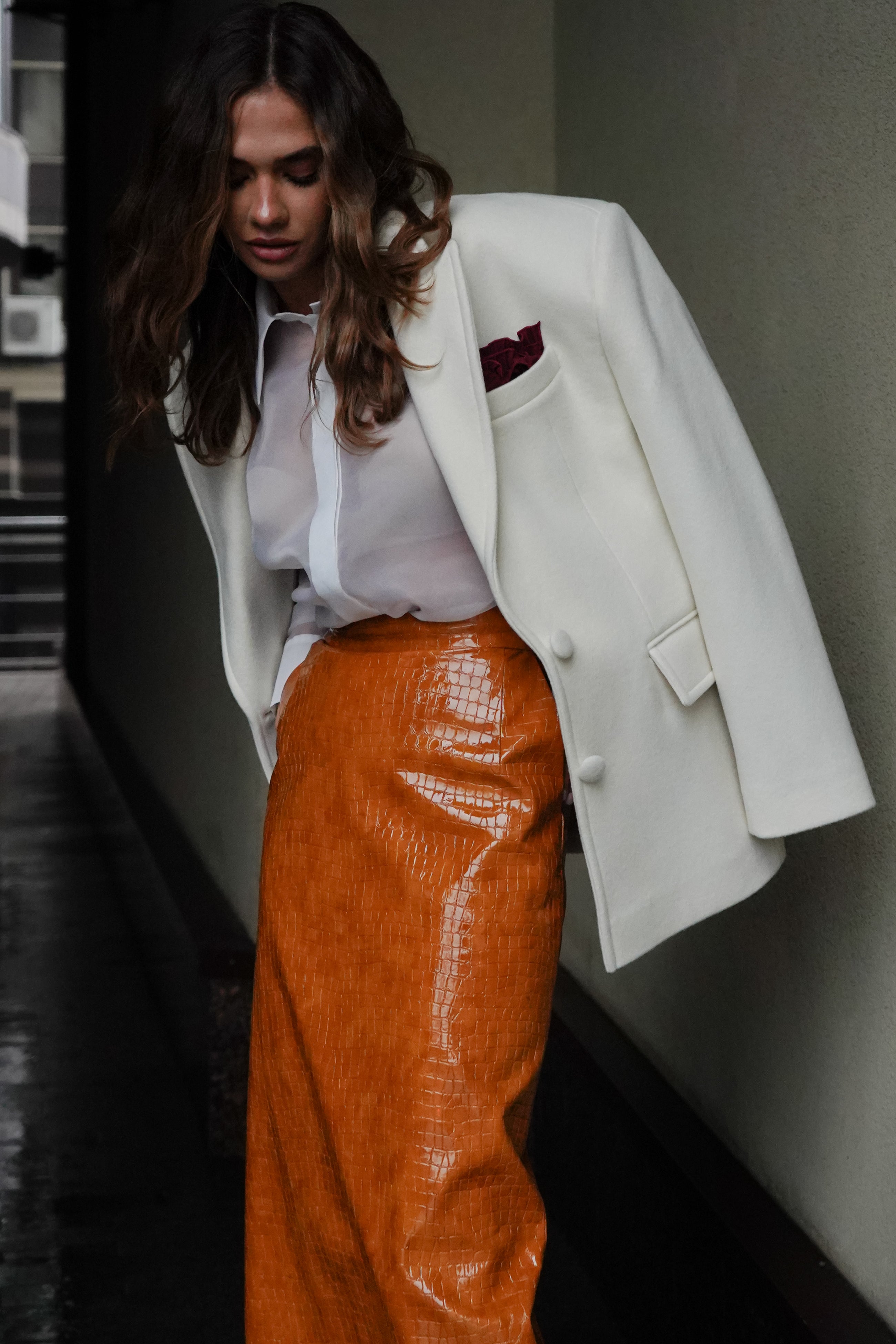 MAGNETIC COAT