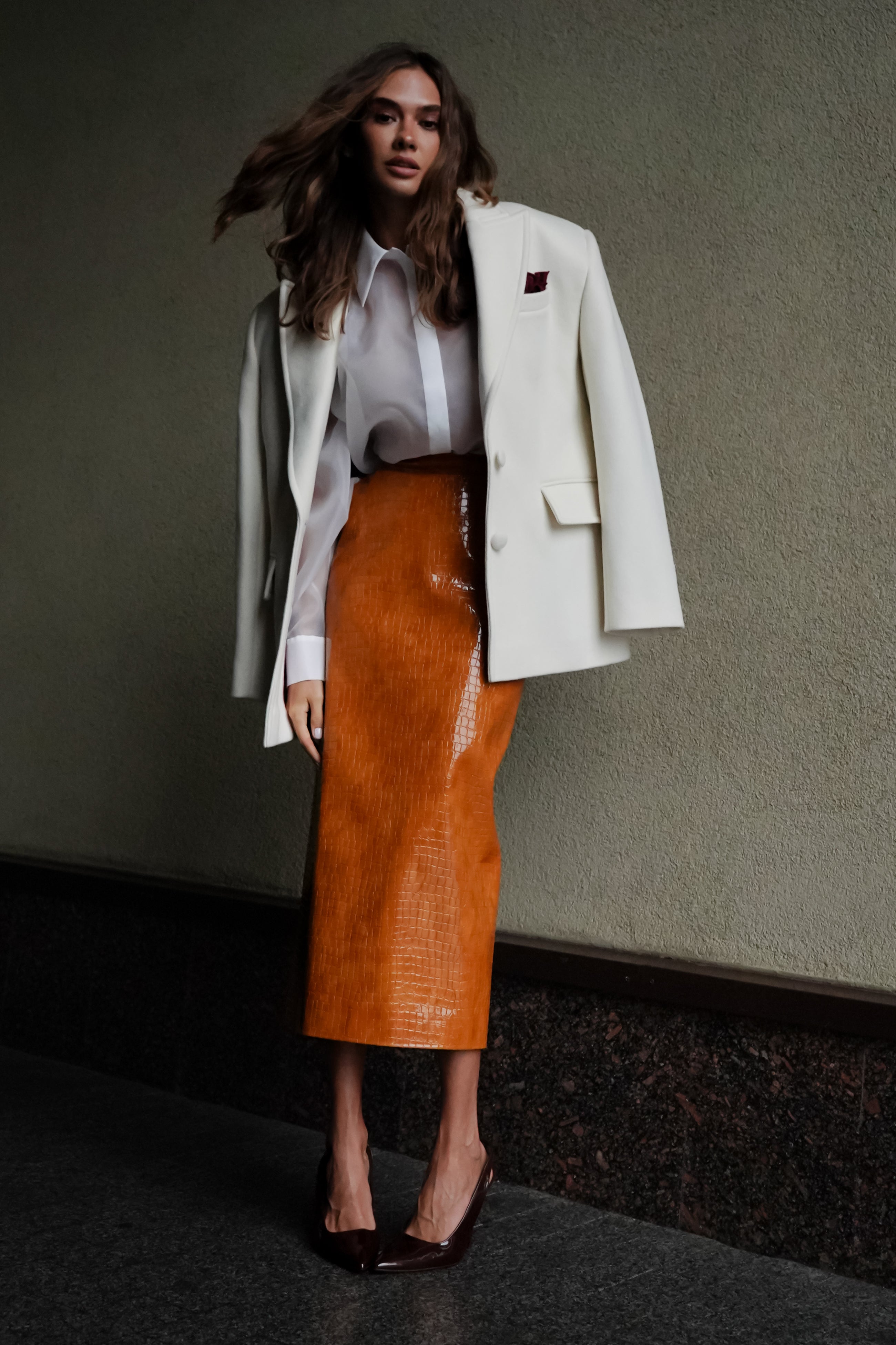 MAGNETIC COAT