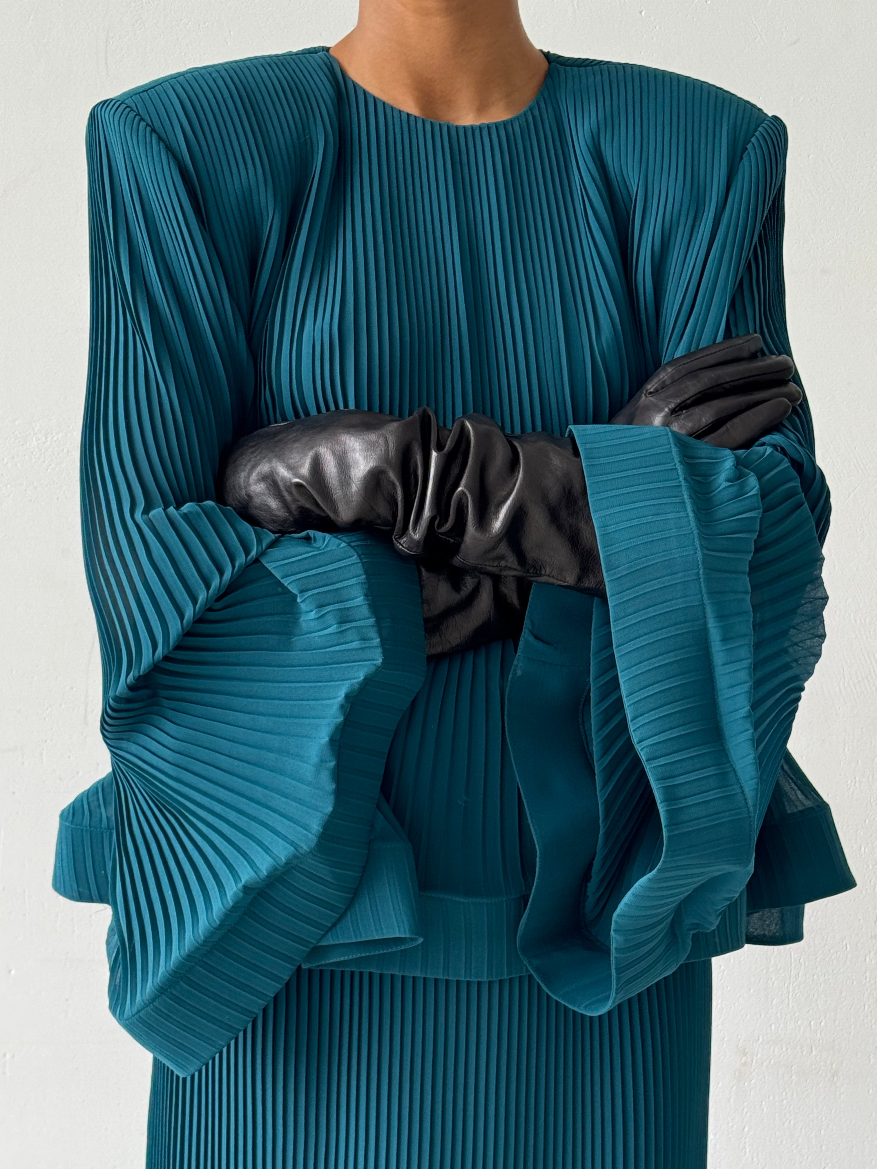 FREYA PLEATED SET