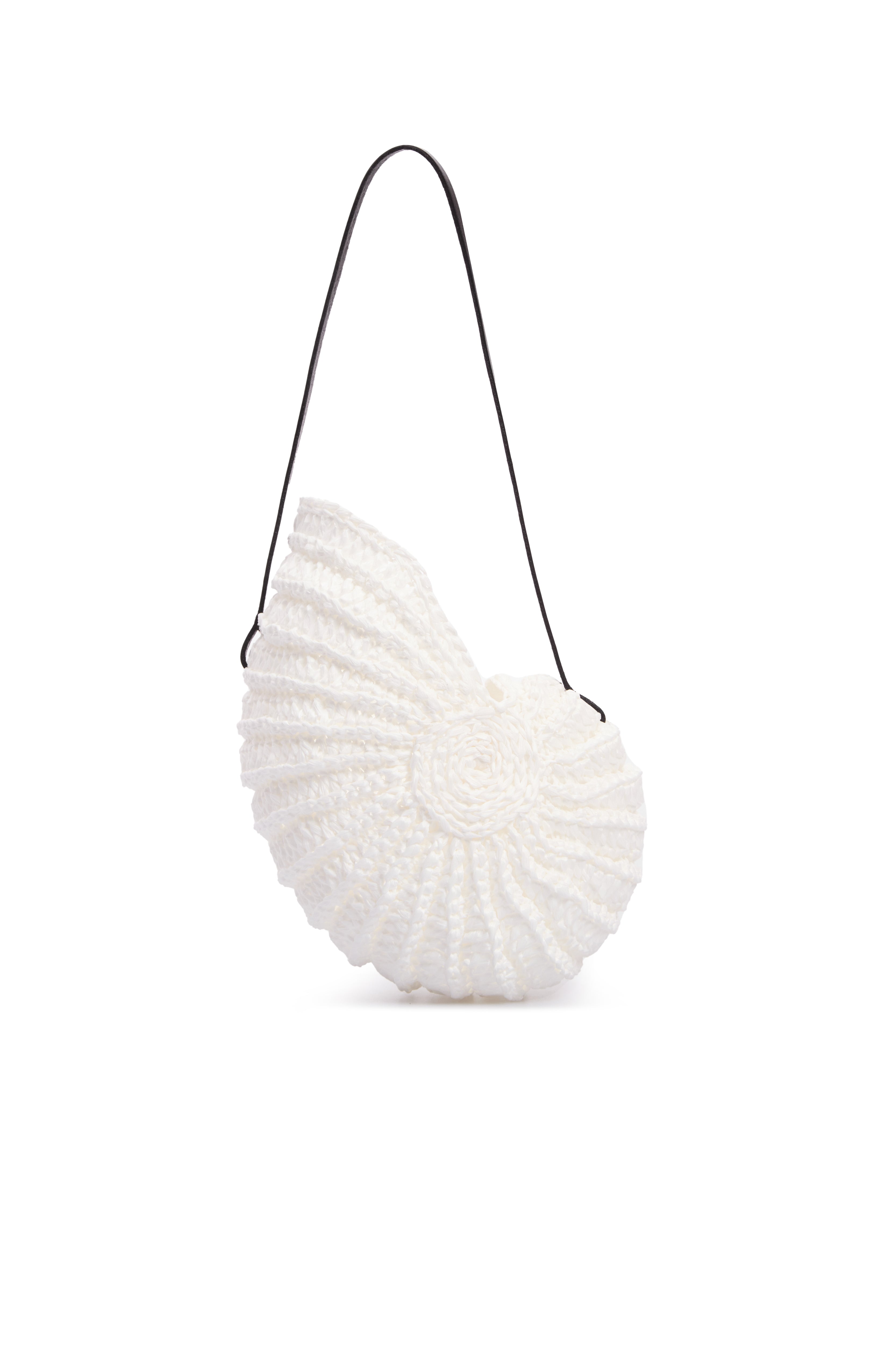White hand-woven raffia bag shaped after a nautilus shell, front view — J'AMEMME