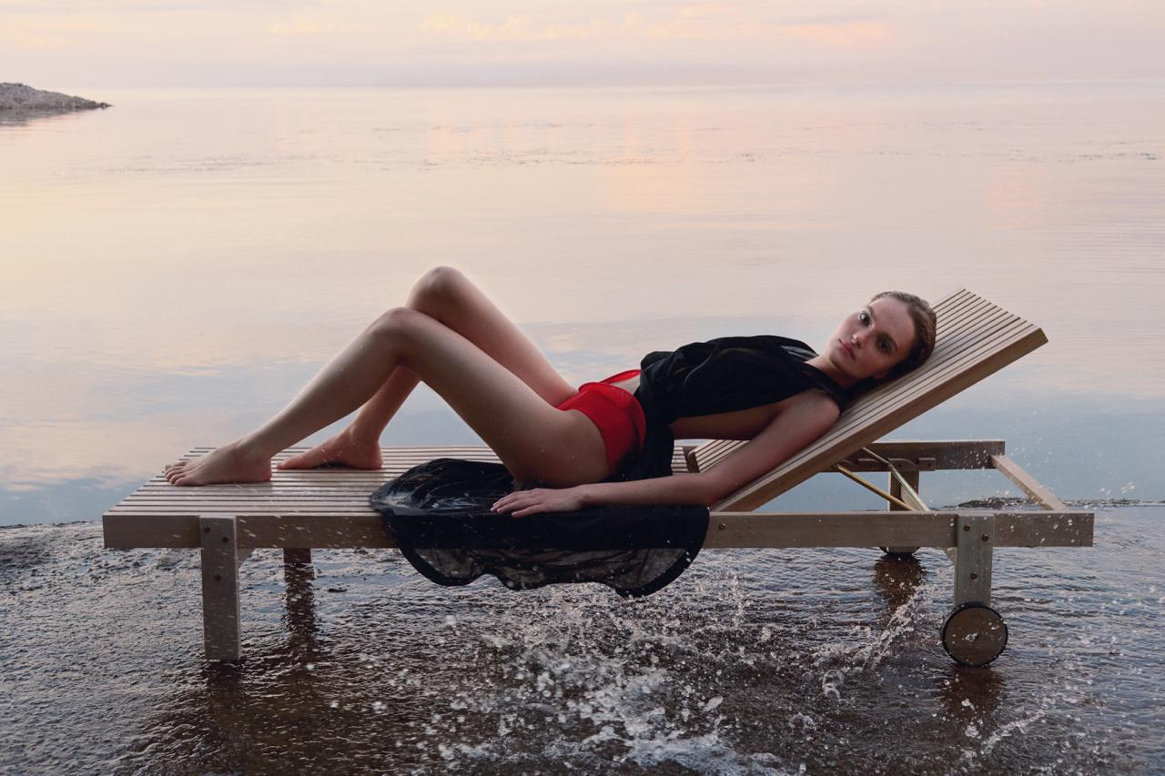 Red Parthenope high-waisted bikini briefs worn on the beach — J'AMEMME Resort '27