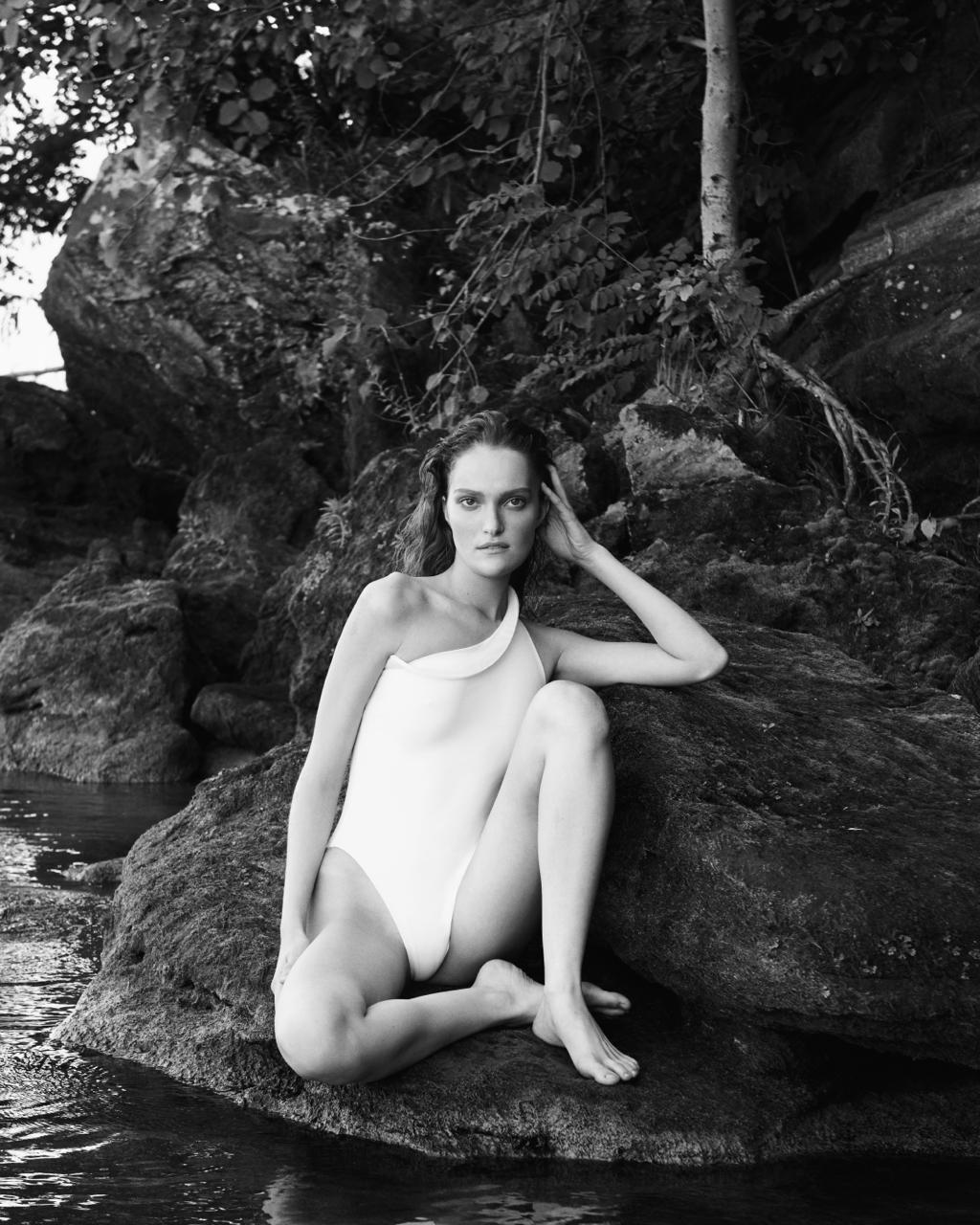 THELXIE ONE-PIECE