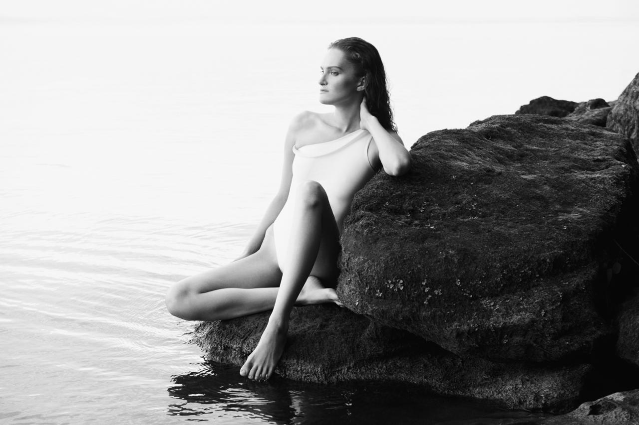 THELXIE ONE-PIECE