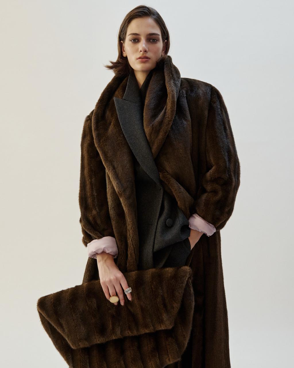 FAUX FUR BROWN CLUTCH