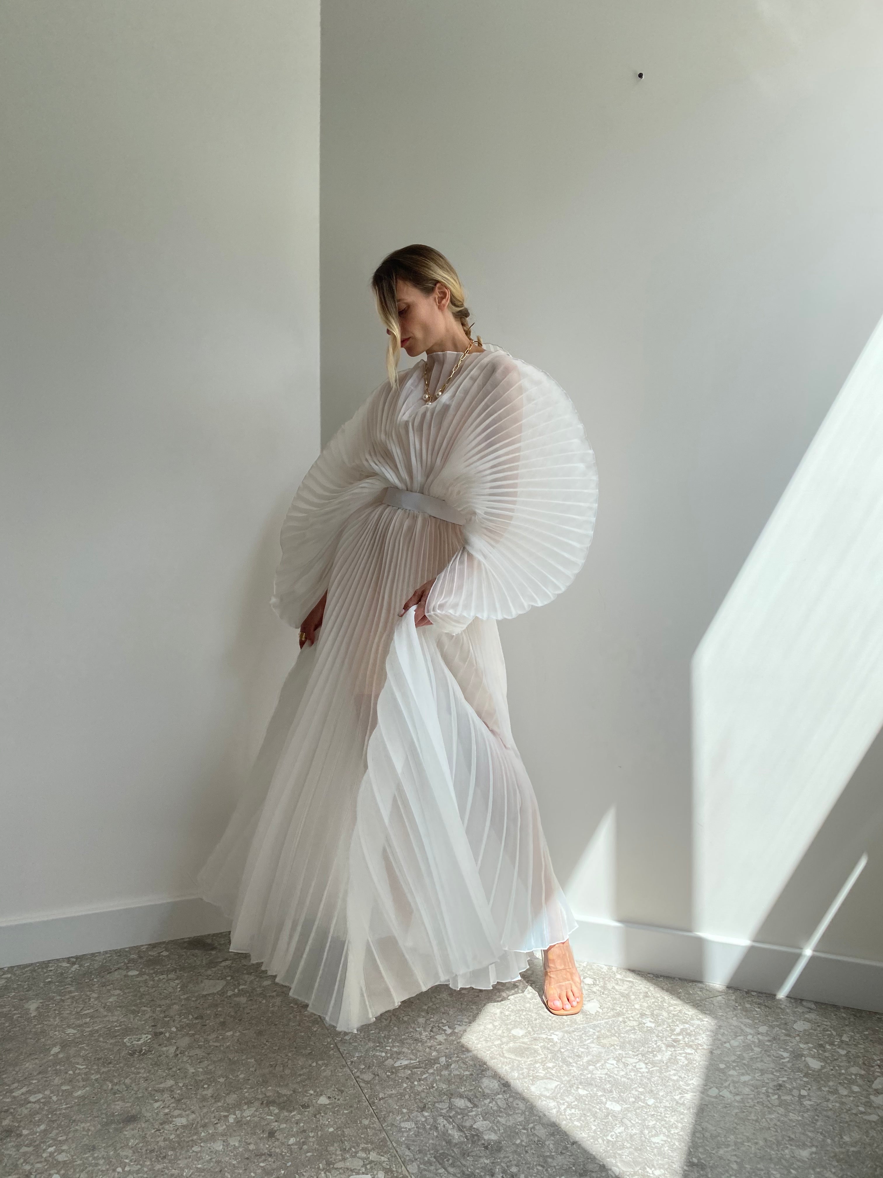 CLOUD WHITE DRESS