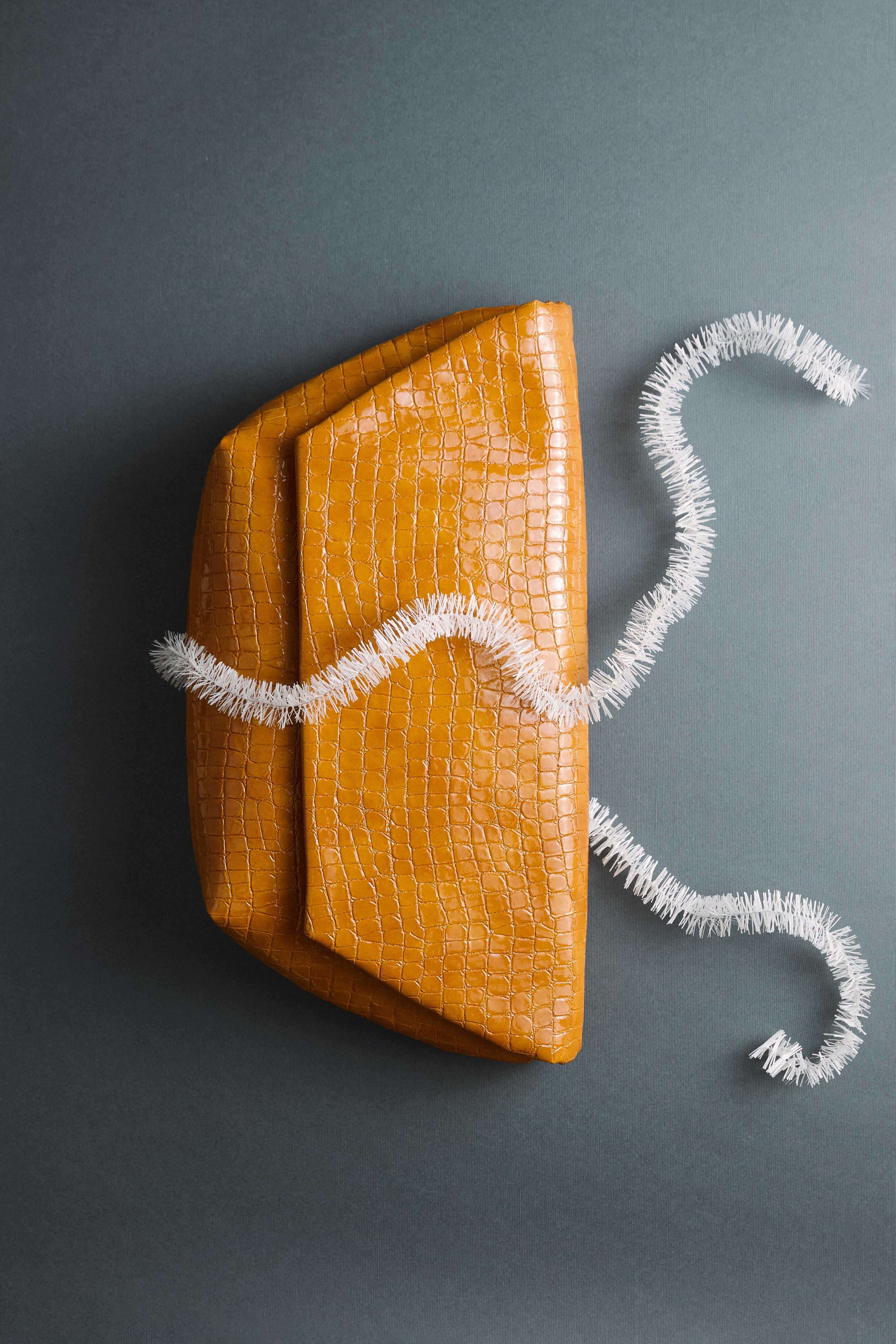 CROCO OCHRE CLUTCH