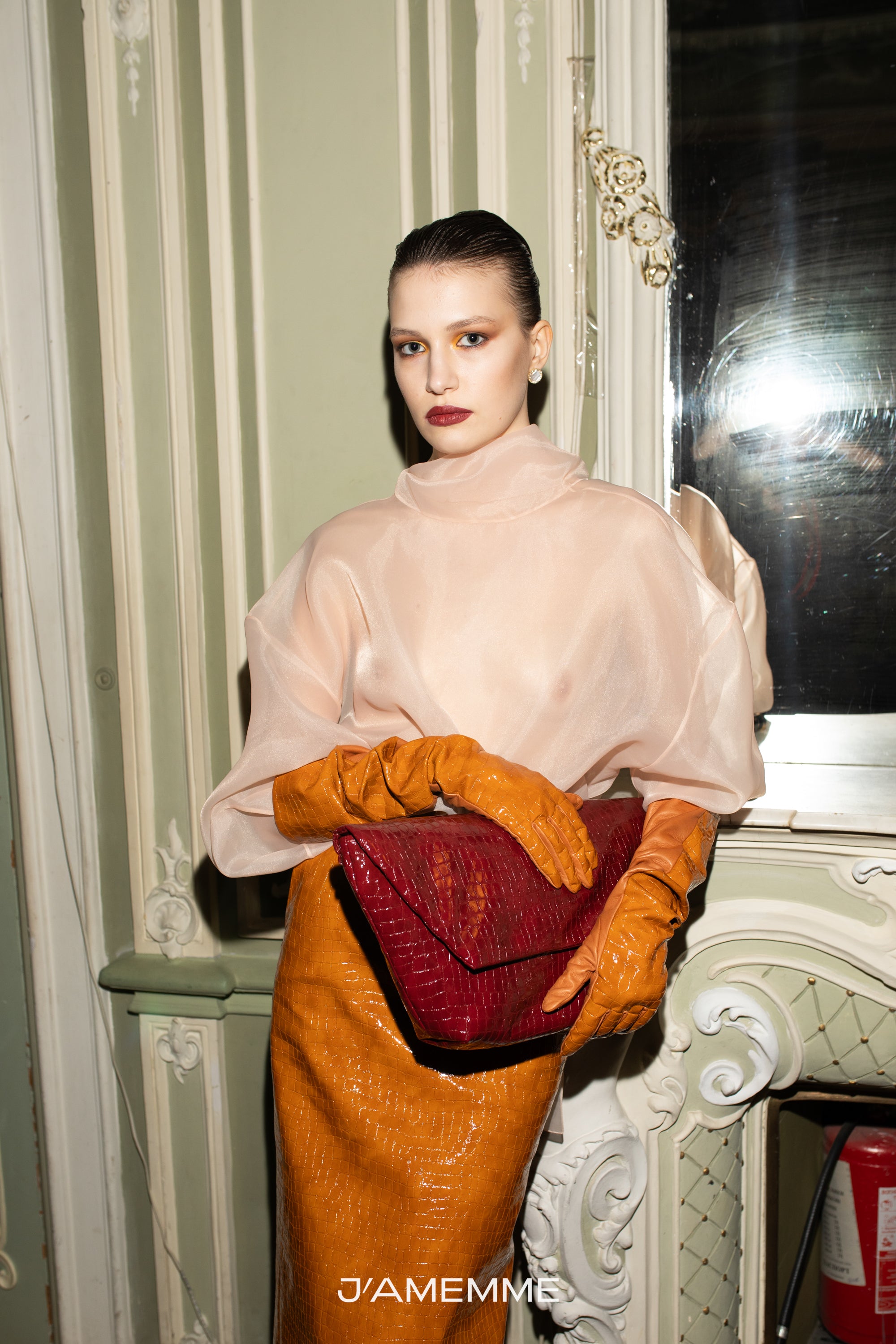 CROCO OCHRE GLOVES