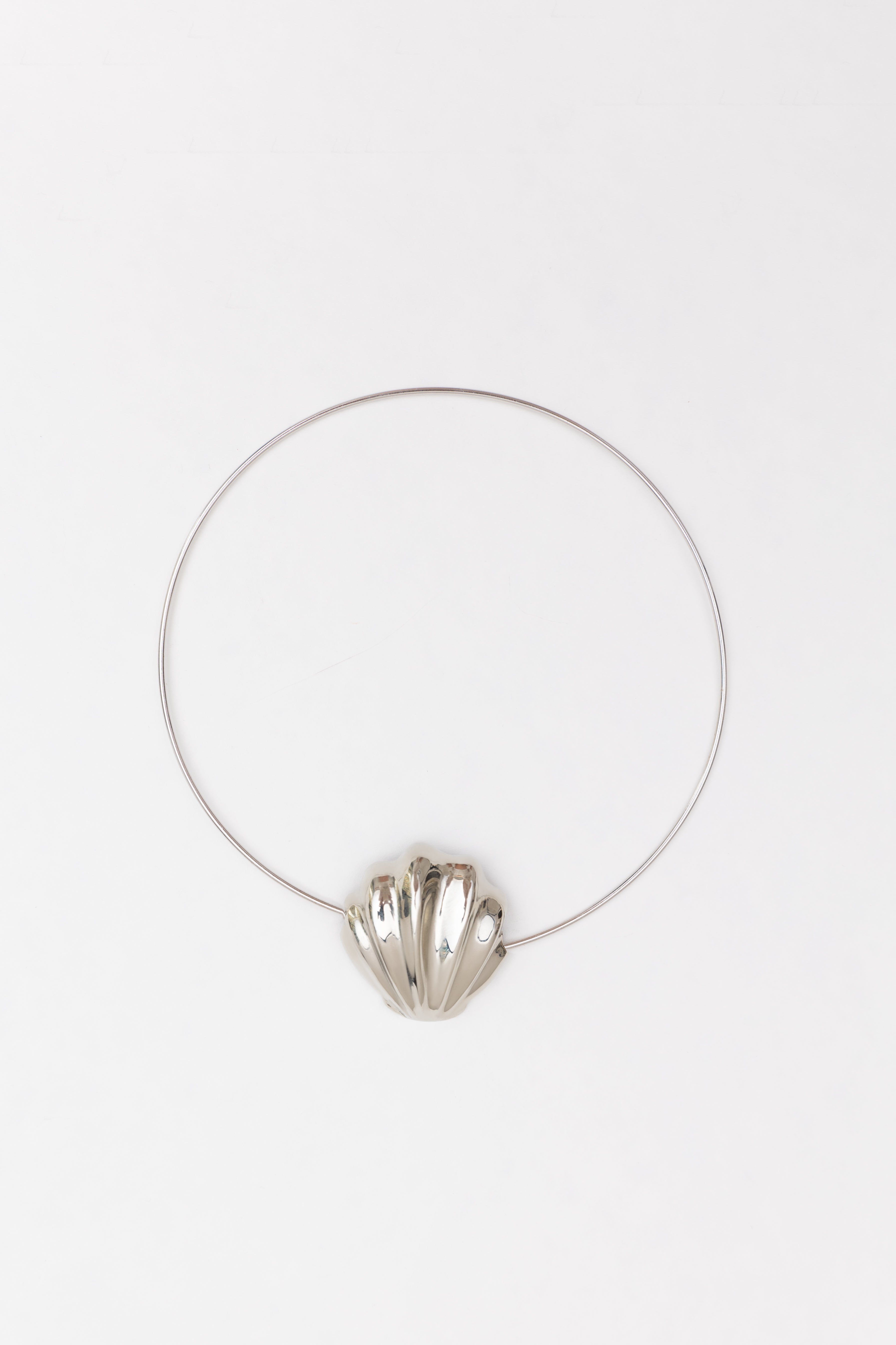 SHELL SILVER CHOKER