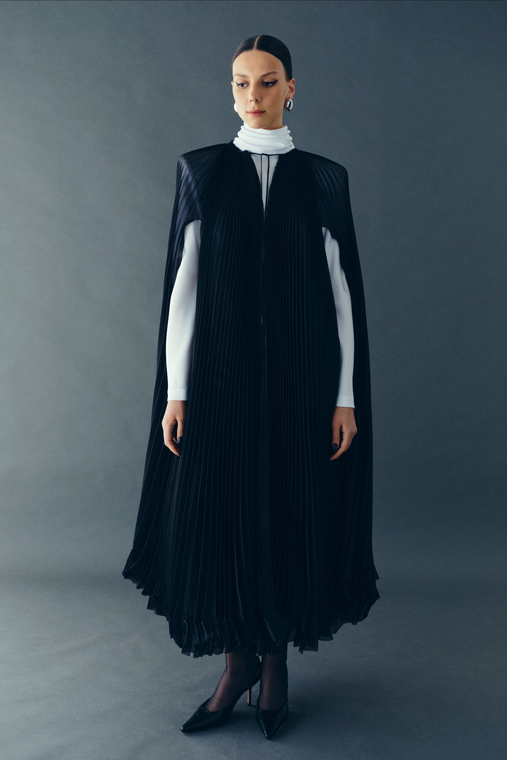 TONNERRE PLEATED CAPE