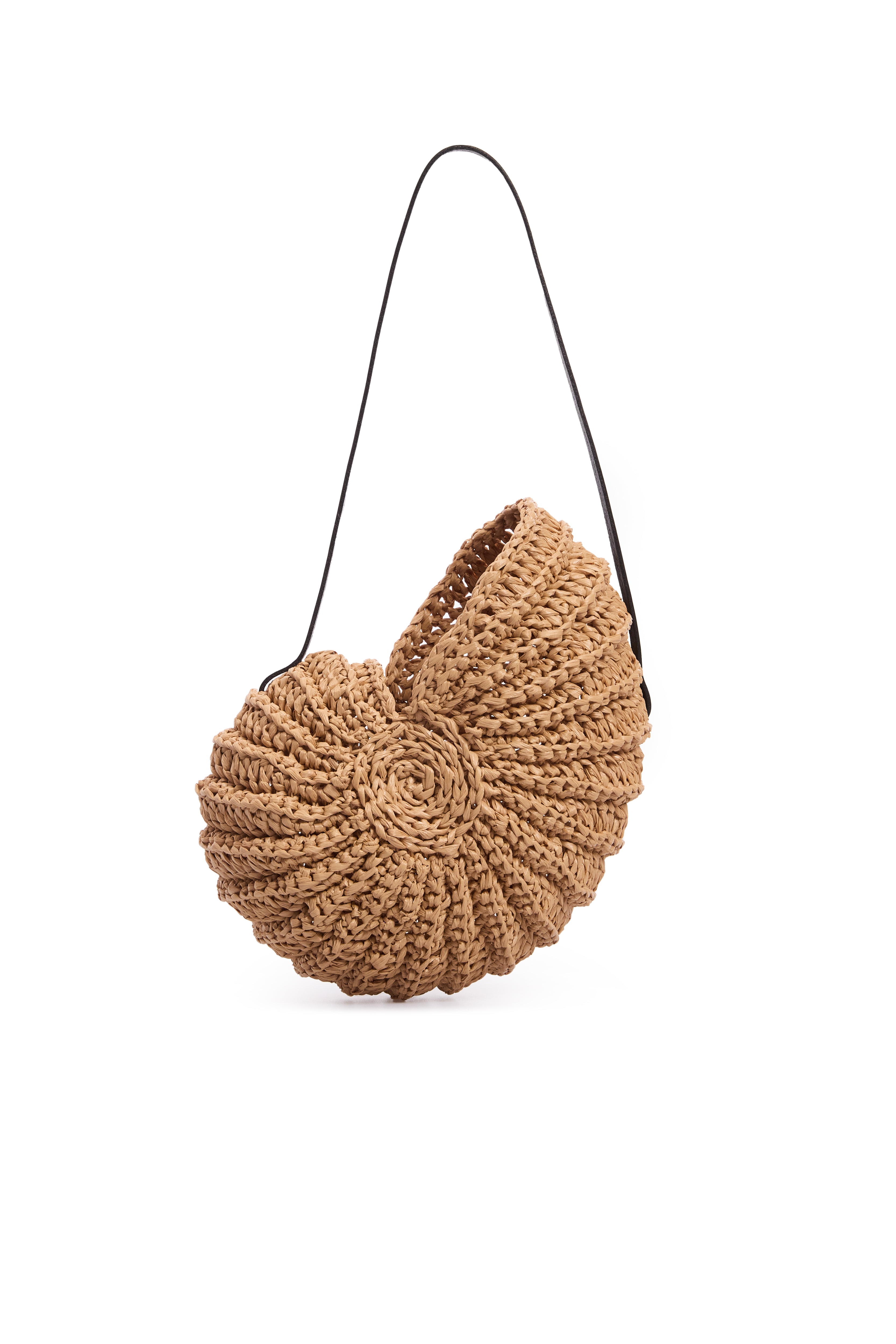 Detail of the hand-woven raffia spiral on the beige Nautilus bag — J'AMEMME