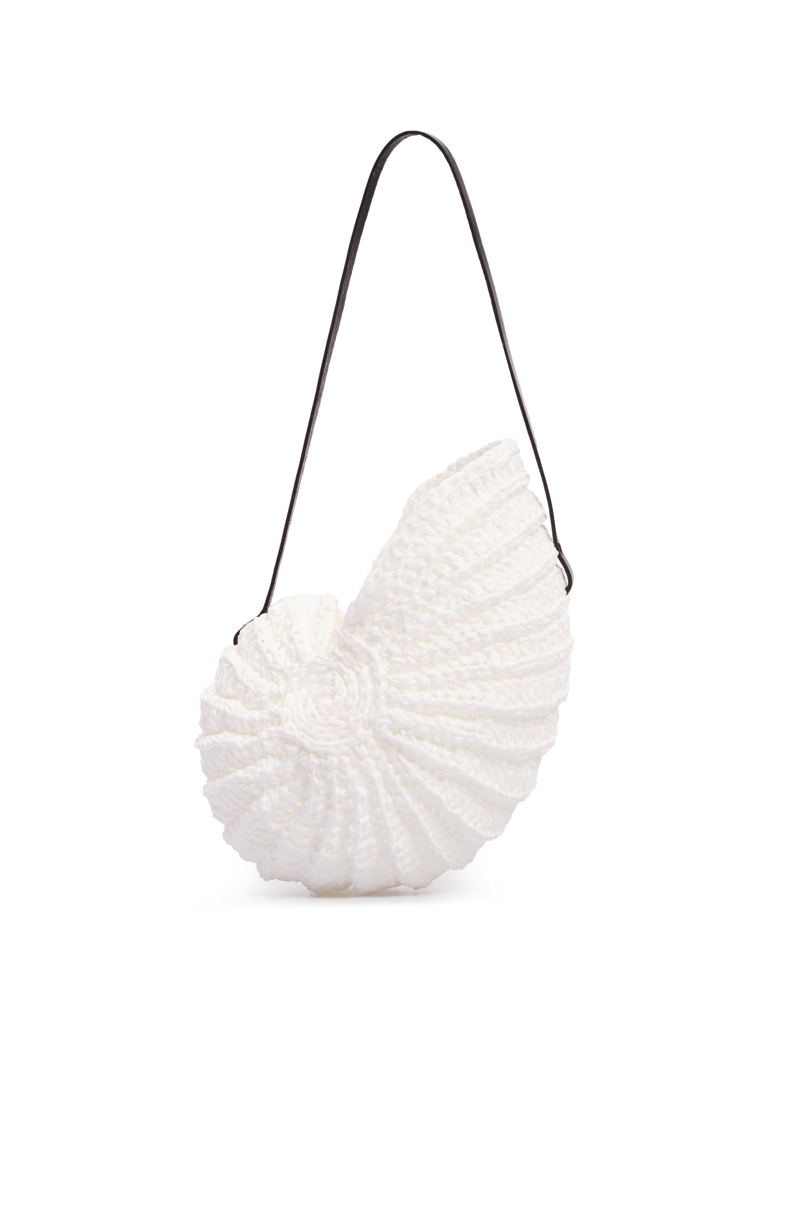 Detail of the hand-woven raffia spiral on the white Nautilus bag — J'AMEMME