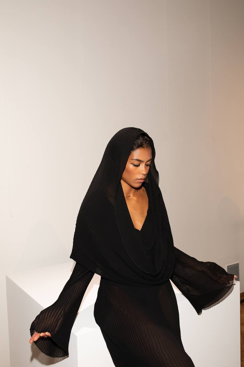 Polly Chiffon Dress Black – pleated sleeves and fitted silhouette detail, Jamemme SS26