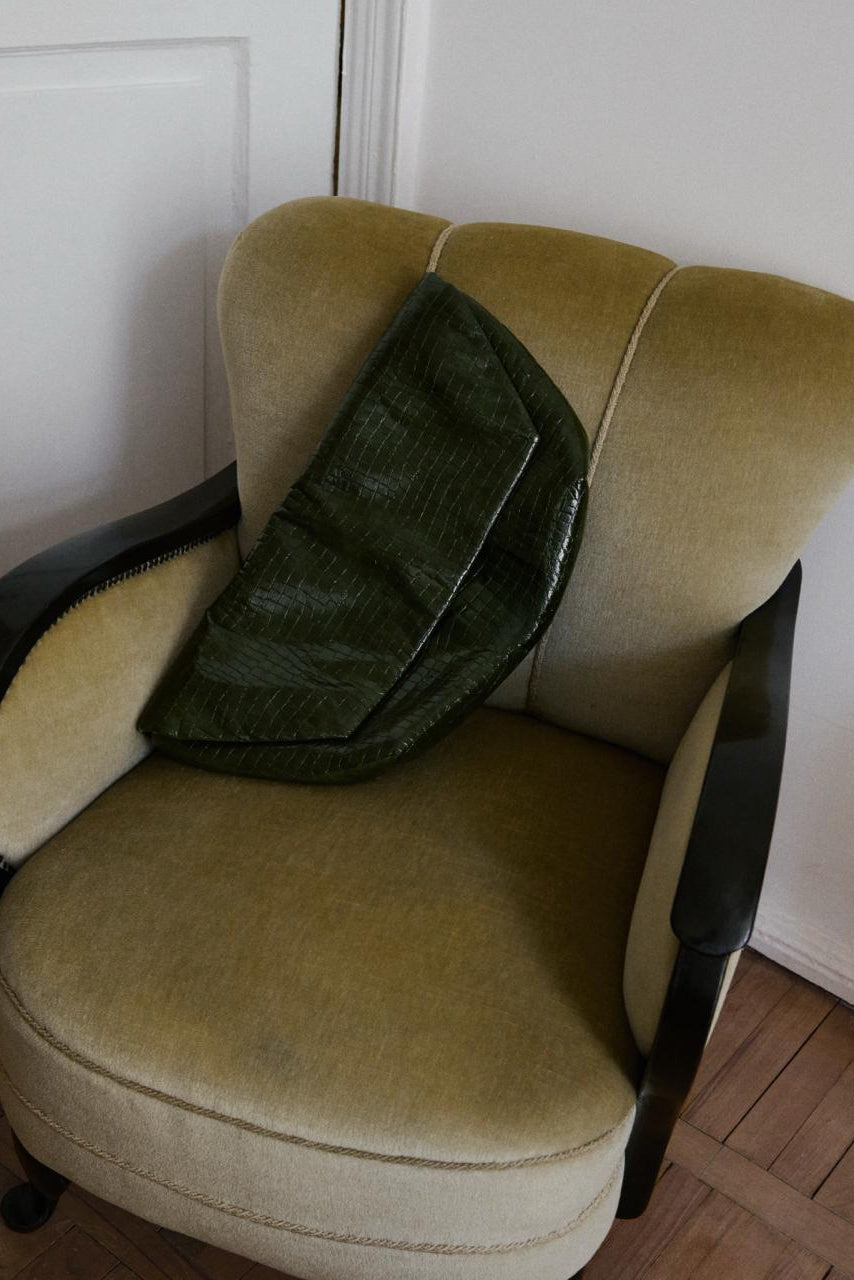 CROCO GREEN CLUTCH