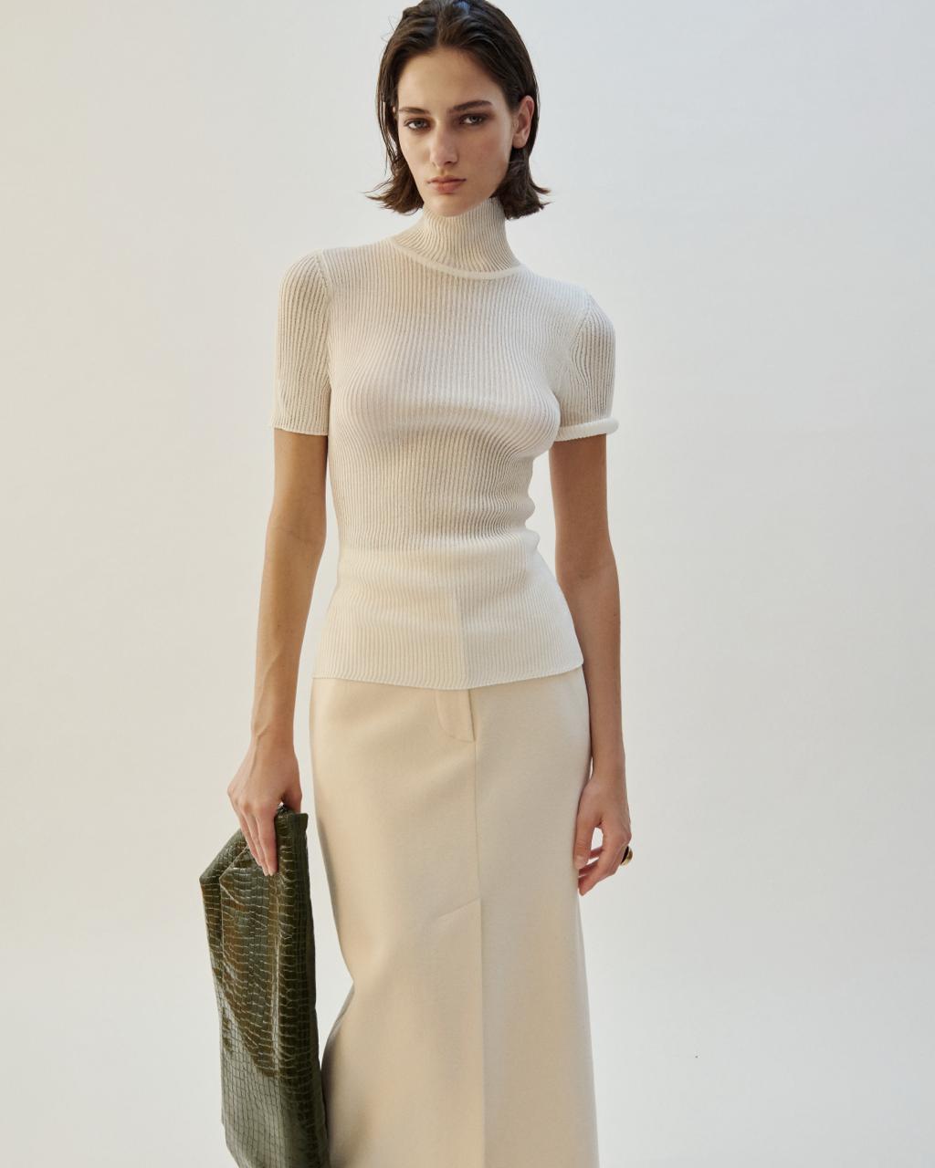 TURTLENECK KNIT TOP